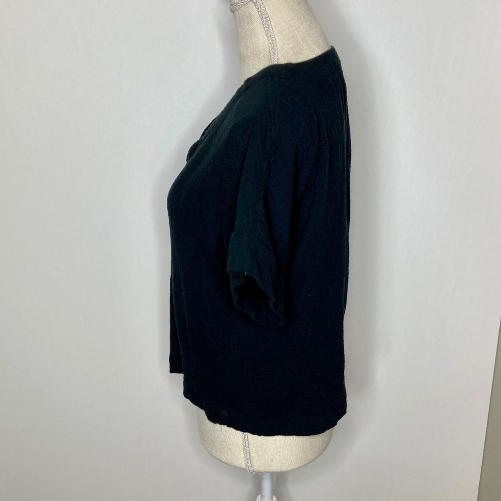 Universal Thread Gauze Crop Top - Picture 2 of 5